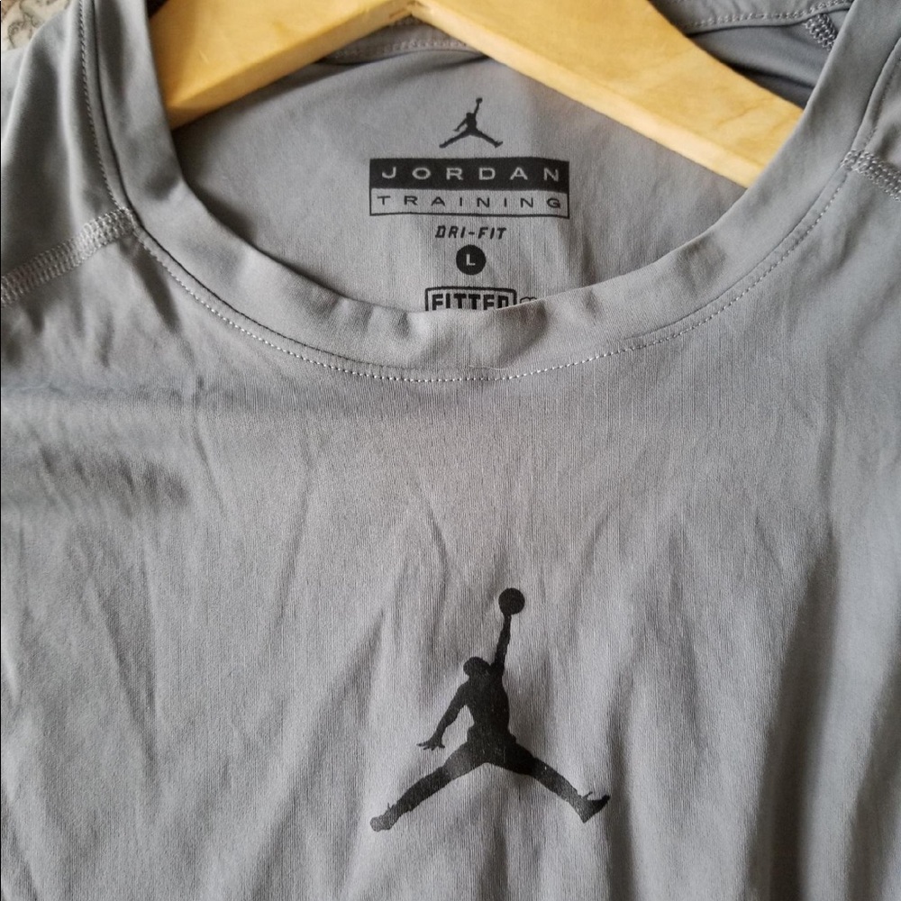 SOLD 🚫 Jordan long sleeve dri-fit fitted shirts
